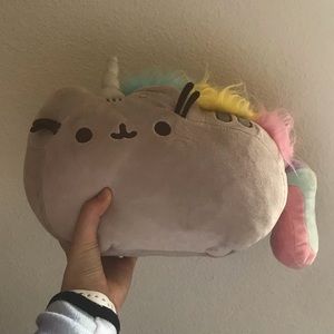 pusheen the cat as a unicorn 🦄